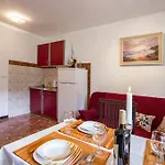 Dante Apartment