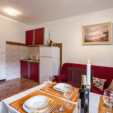 Dante Apartmán